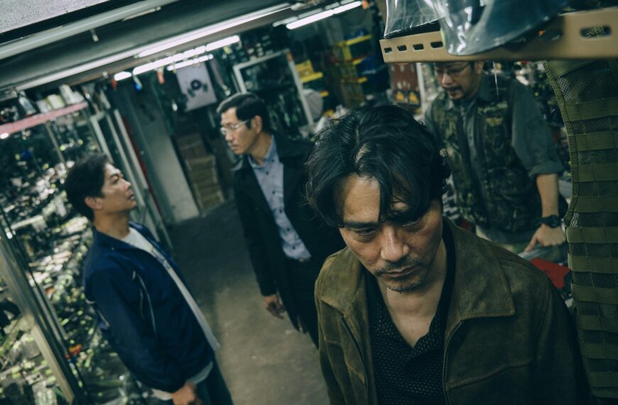 《手捲煙》影評：低成本重現香港經典黑幫電影  (評分：65/100)