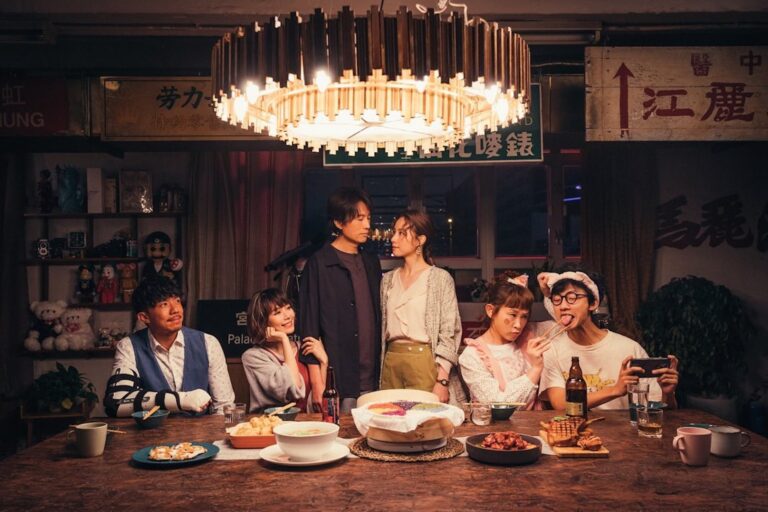《飯戲攻心》影評：簡單的家庭飯局，連場喜劇風暴，對白字字珠機！(評分：91/100)