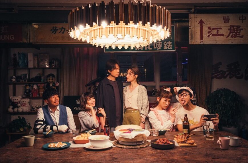 《飯戲攻心》影評：簡單的家庭飯局，連場喜劇風暴，對白字字珠機！(評分：91/100)